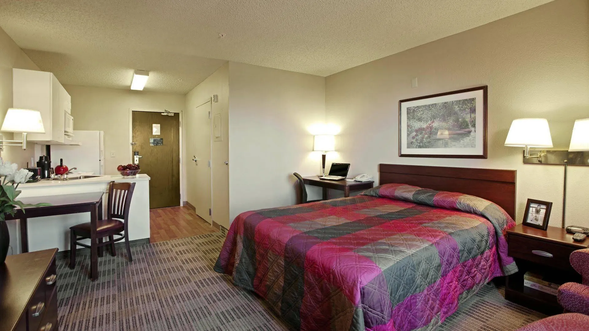 Extended Stay America Suites - Long Island - Bethpage Hotel